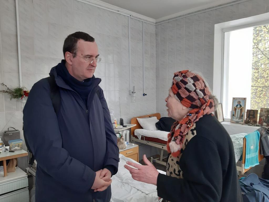 Ucrânia: um grupo de pessoas idosas evacuadas de Kiev encontram uma casa em Lviv com a Comunidade